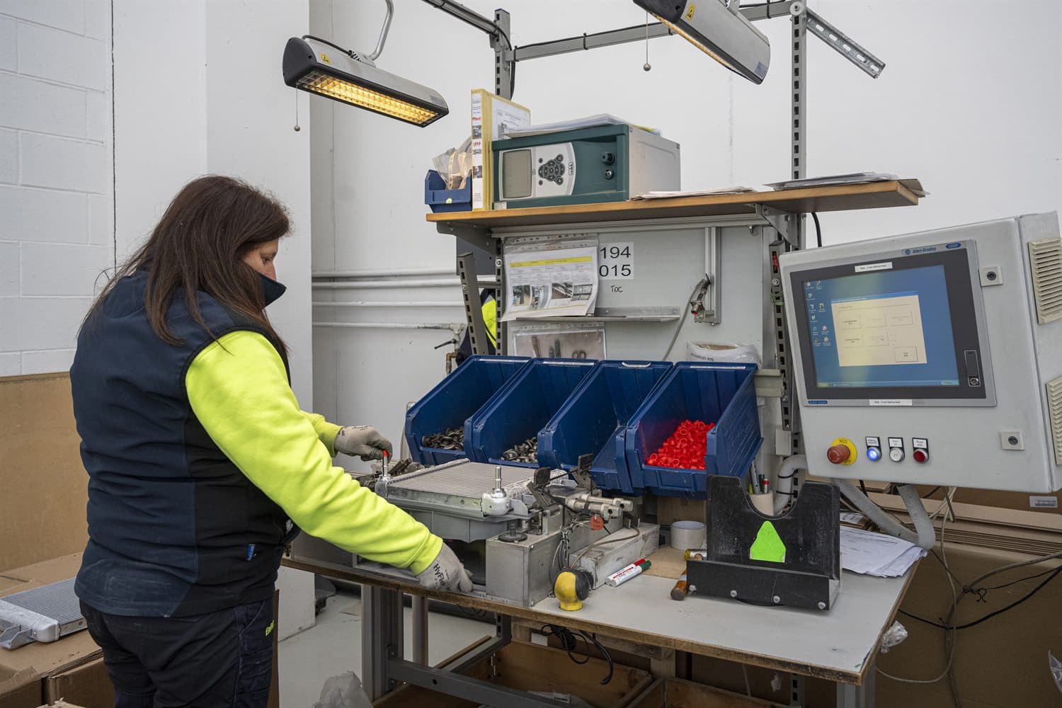 Enfrio operator at the assembly station